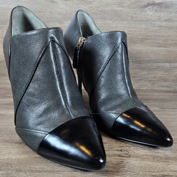 Tory Burch Lorelei Charcoal Gray Black Leather Point Toe Ankle Boot Bootie Sz 7M - Picture 16 of 16